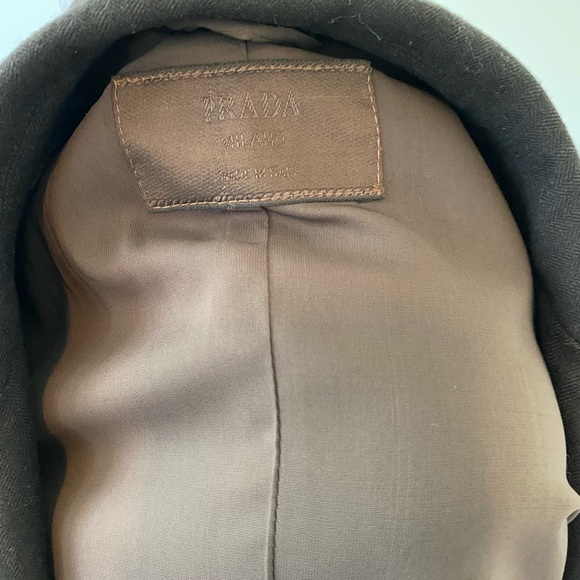 Vintage Prada! Purchased at Prada in Milan. Excellent condition. - Picture 5 of 6